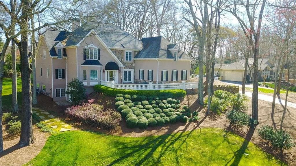 5 bedroom, 7 bathroom, 6,369 sq ft single family residence for sale at 2043 Burgundy Drive, Braselton, GA 30517 — photo 2