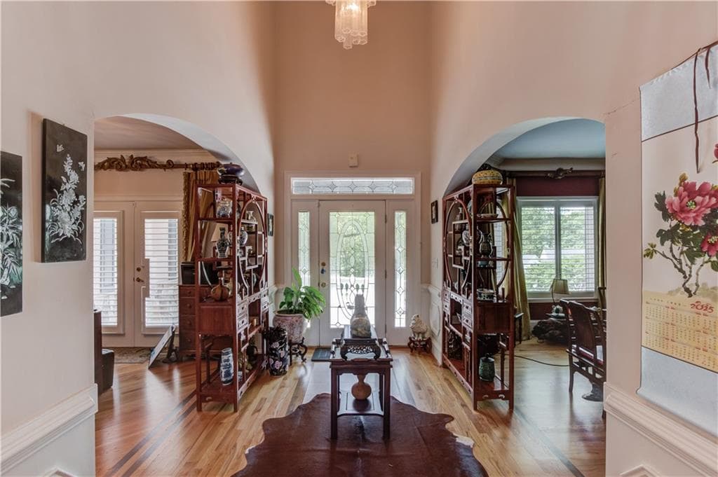 5 bedroom, 7 bathroom, 6,369 sq ft single family residence for sale at 2043 Burgundy Drive, Braselton, GA 30517 — photo 8
