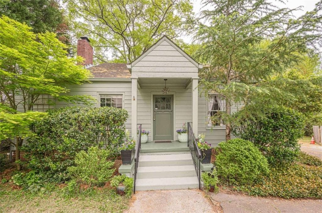 2 bedroom, 2 bathroom, 989 sq ft single family residence for sale at 712 Berkeley Avenue, Atlanta, GA 30318 — photo 5