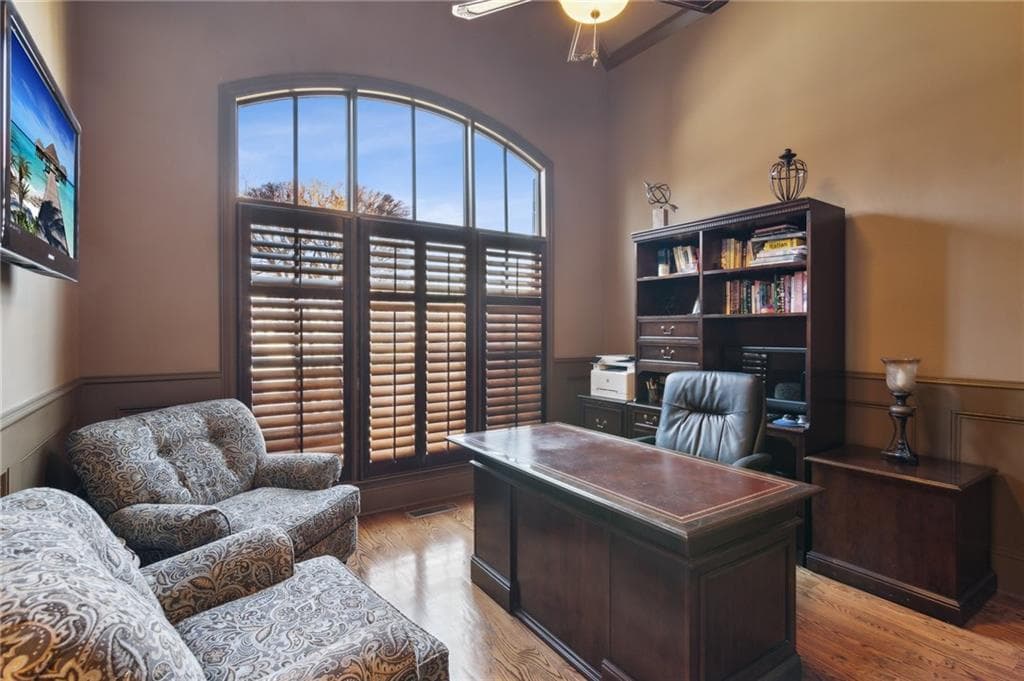 4 bedroom, 5 bathroom, 3,958 sq ft single family residence for sale at 5640 Copper Creek Pass, Cumming, GA 30040 — photo 6