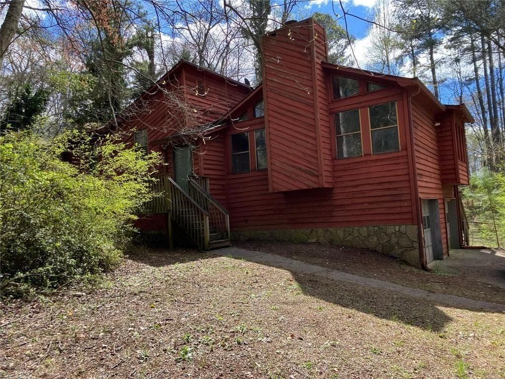 3 bedroom, 3 bathroom, 3,859 sq ft single family residence sold at 2411 Cochise Drive, Acworth, GA 30102
