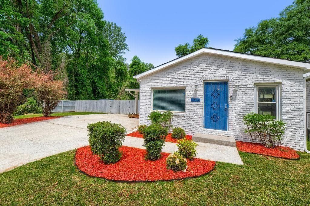 2702 White Oak, Decatur, GA 30032 — most recent listing photo