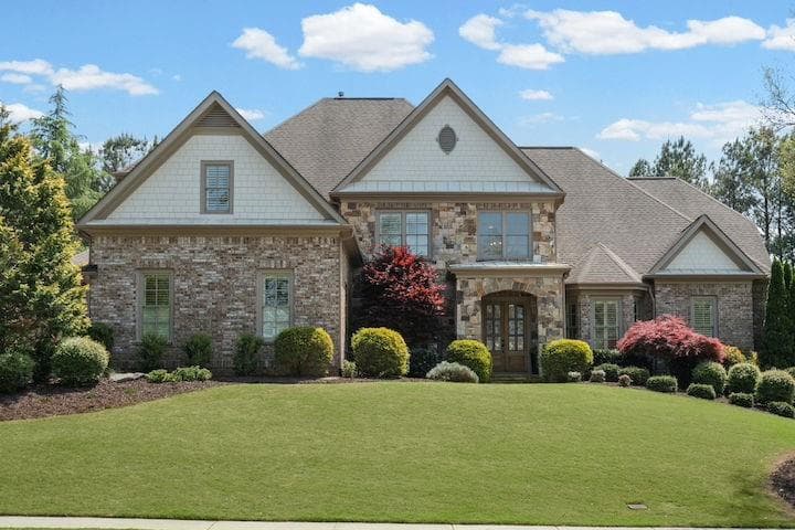 5664 Brendlynn Drive, Suwanee, GA 30024 — most recent listing photo