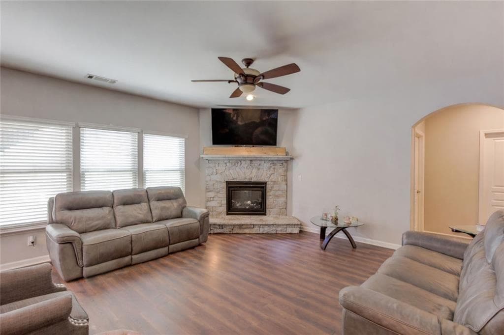 4 bedroom, 3 bathroom, 2,255 sq ft single family residence for sale at 7772 Copper Kettle Way, Flowery Branch, GA 30542 — photo 9