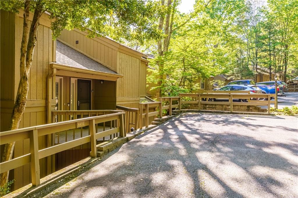 2 bedroom, 2 bathroom, 1,216 sq ft condominium for sale at 135 Chestnut Rise Trail 441C, Jasper, GA 30143 — photo 5