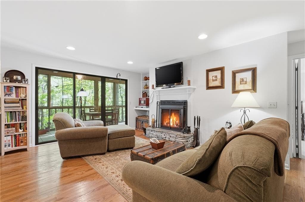 2 bedroom, 2 bathroom, 1,216 sq ft condominium for sale at 135 Chestnut Rise Trail 441C, Jasper, GA 30143 — photo 1 of 61