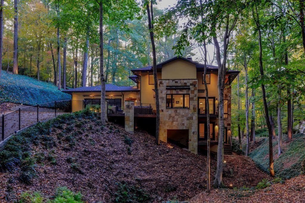 6 bedroom, 5 bathroom, 4,474 sq ft single family residence for sale at 1180 E Beechwood Drive, Atlanta, GA 30327 — photo 2