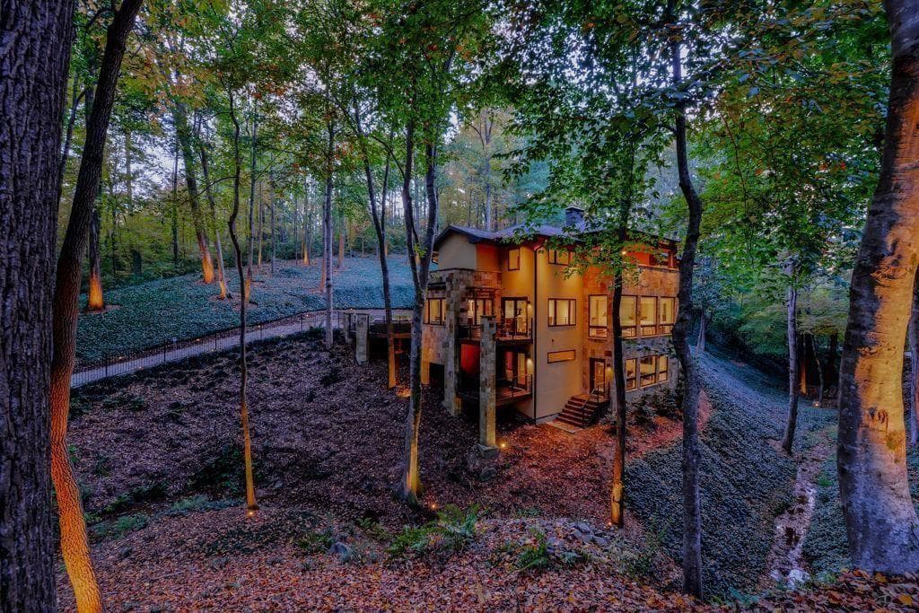6 bedroom, 5 bathroom, 4,474 sq ft single family residence for sale at 1180 E Beechwood Drive, Atlanta, GA 30327 — photo 5