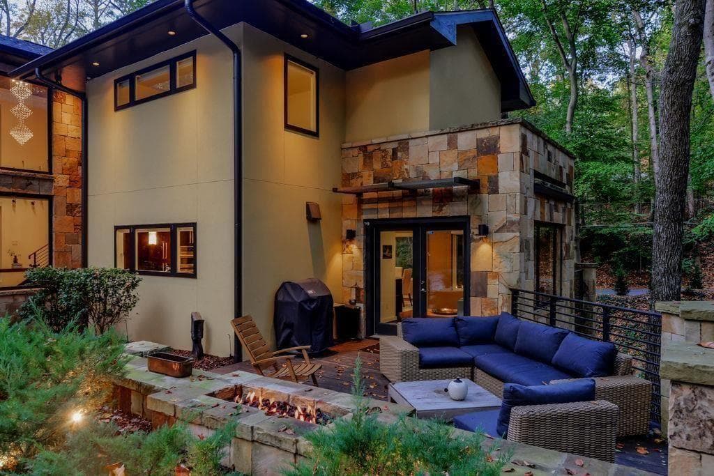6 bedroom, 5 bathroom, 4,474 sq ft single family residence for sale at 1180 E Beechwood Drive, Atlanta, GA 30327 — photo 9