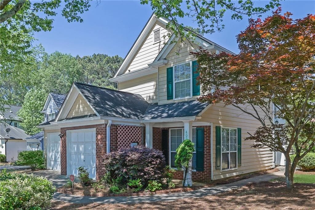 3 bedroom, 3 bathroom, 1,724 sq ft single family residence for sale at 4095 Beaver Oaks Drive, Duluth, GA 30096
