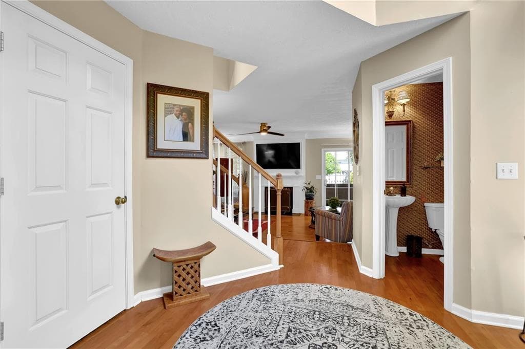 3 bedroom, 3 bathroom, 1,724 sq ft single family residence for sale at 4095 Beaver Oaks Drive, Duluth, GA 30096 — photo 4