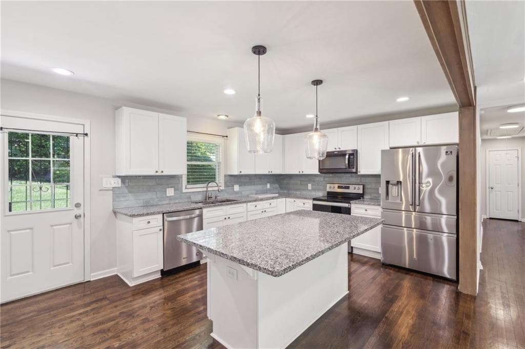 4 bedroom, 4 bathroom, 3,258 sq ft single family residence under contract at 1652 DETROIT Avenue, Atlanta, GA 30314 — photo 5