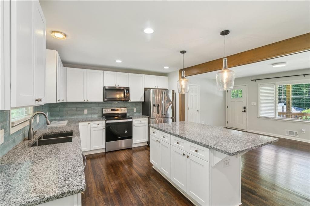 4 bedroom, 4 bathroom, 3,258 sq ft single family residence under contract at 1652 DETROIT Avenue, Atlanta, GA 30314 — photo 6