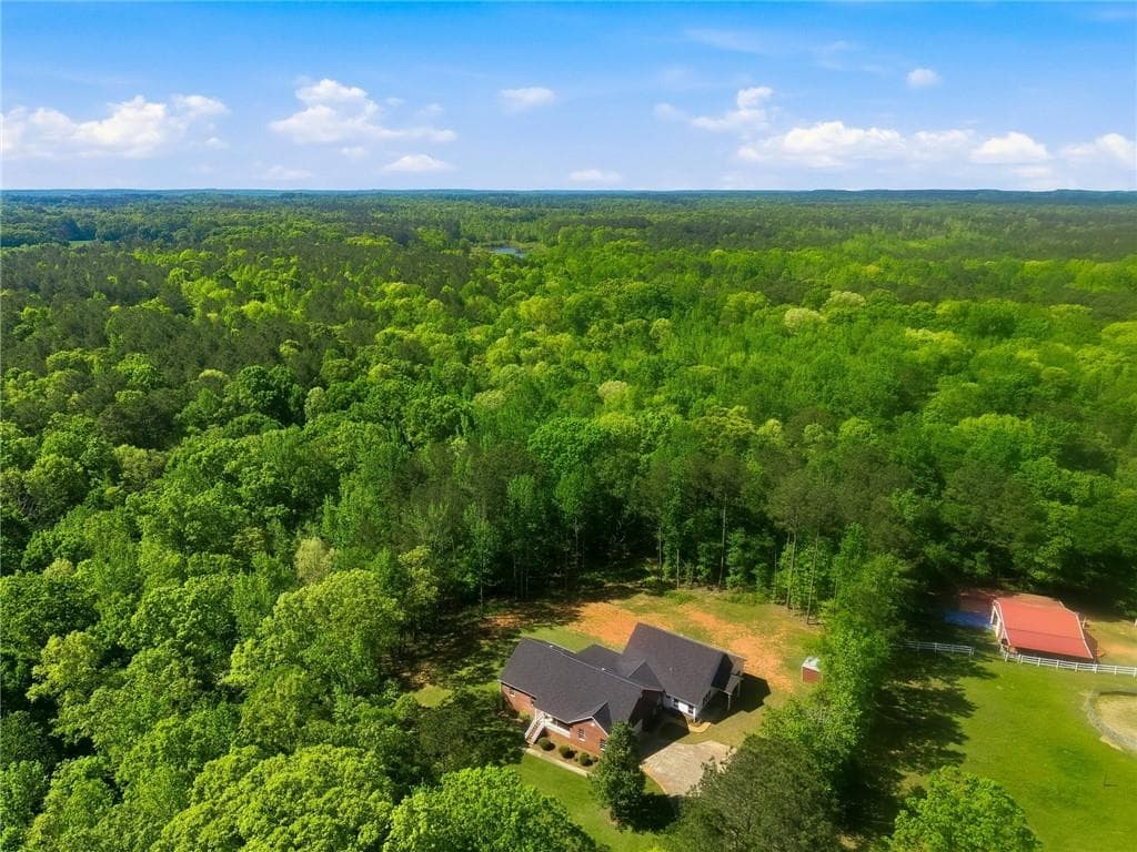6 bedroom, 4 bathroom, 3,949 sq ft single family residence for sale at 314 Coady Road, Jackson, GA 30233 — photo 5