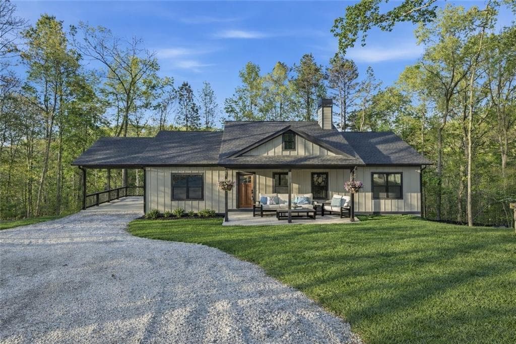 3 bedroom, 2 bathroom, 1,549 sq ft single family residence for sale at 322 Elmwood Circle, Ellijay, GA 30540