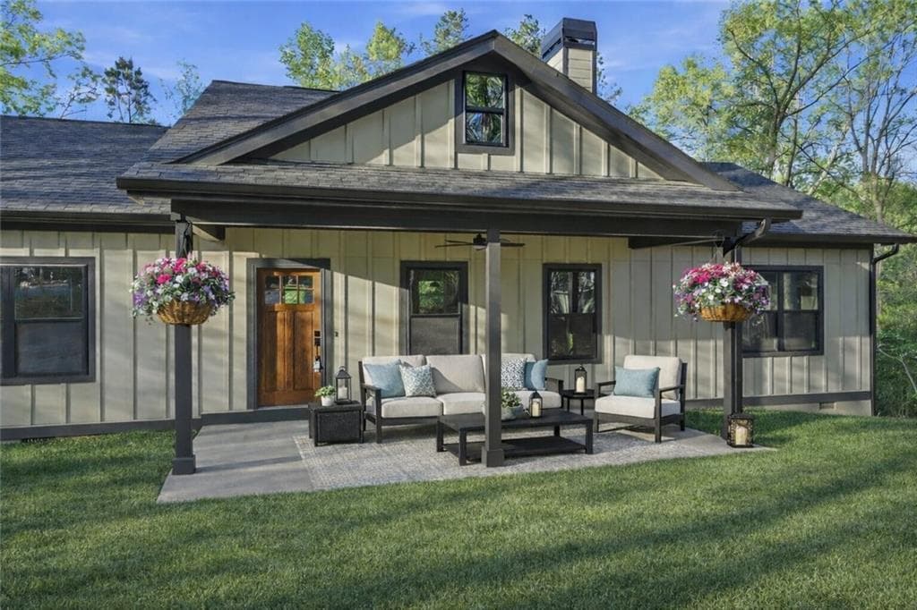 3 bedroom, 2 bathroom, 1,549 sq ft single family residence for sale at 322 Elmwood Circle, Ellijay, GA 30540 — photo 2