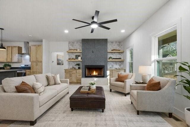 3 bedroom, 2 bathroom, 1,549 sq ft single family residence for sale at 322 Elmwood Circle, Ellijay, GA 30540 — photo 4