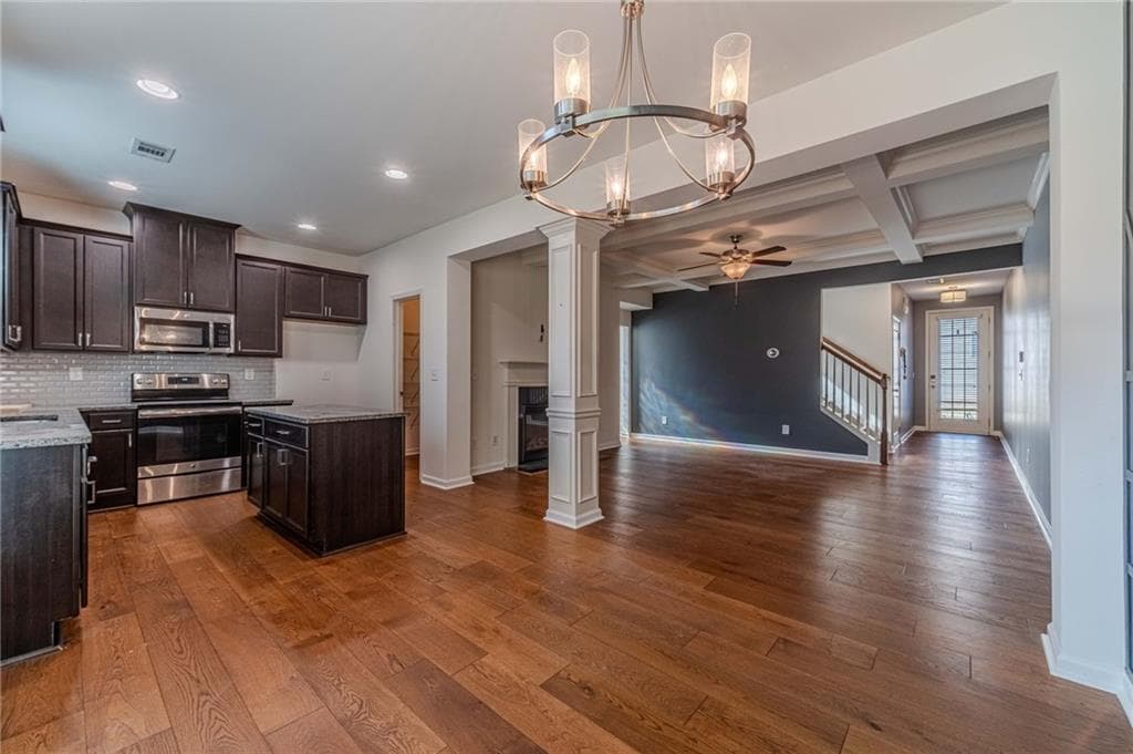 3 bedroom, 3 bathroom, 1,926 sq ft townhouse for sale at 4086 Fireoak Drive, Decatur, GA 30032 — photo 3