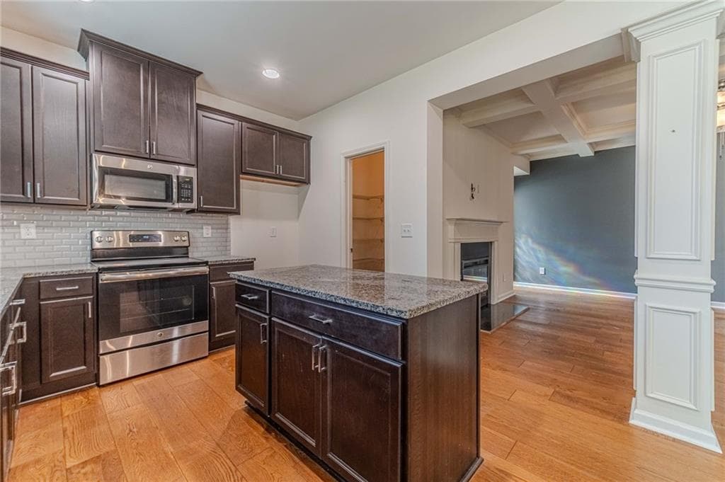 3 bedroom, 3 bathroom, 1,926 sq ft townhouse for sale at 4086 Fireoak Drive, Decatur, GA 30032 — photo 5