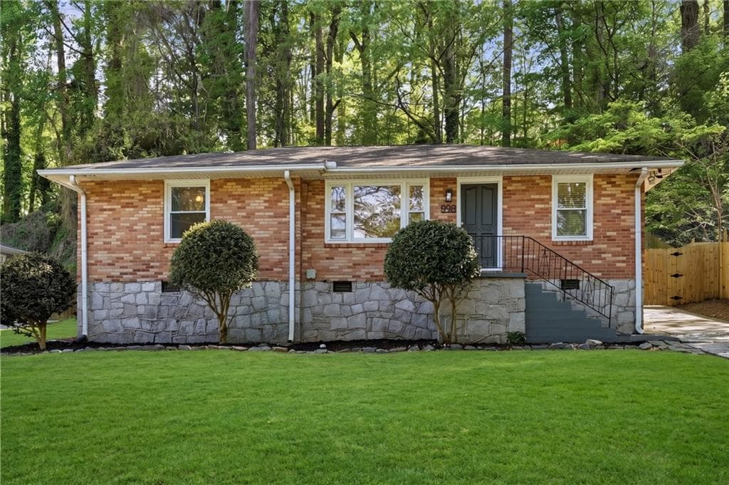 898 Scott Circle
