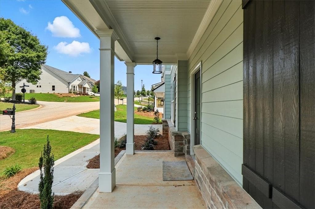4 bedroom, 3 bathroom, 2,605 sq ft single family residence for sale at 4034 Links Boulevard, Jefferson, GA 30549 — photo 2