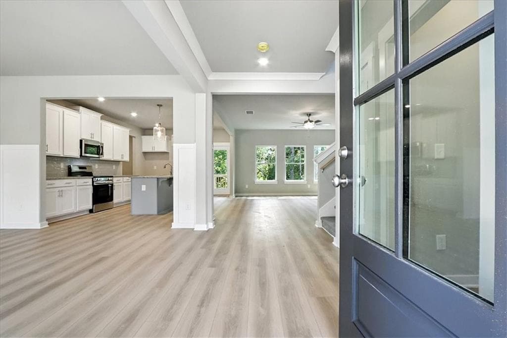 4 bedroom, 3 bathroom, 2,605 sq ft single family residence for sale at 4034 Links Boulevard, Jefferson, GA 30549 — photo 3