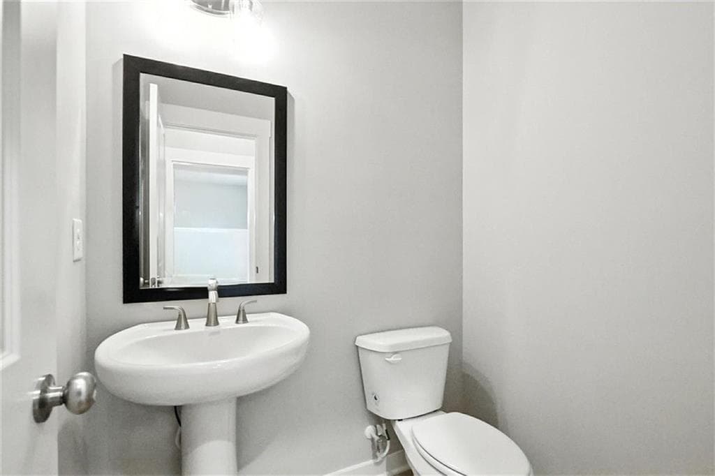4 bedroom, 3 bathroom, 2,605 sq ft single family residence for sale at 4034 Links Boulevard, Jefferson, GA 30549 — photo 9