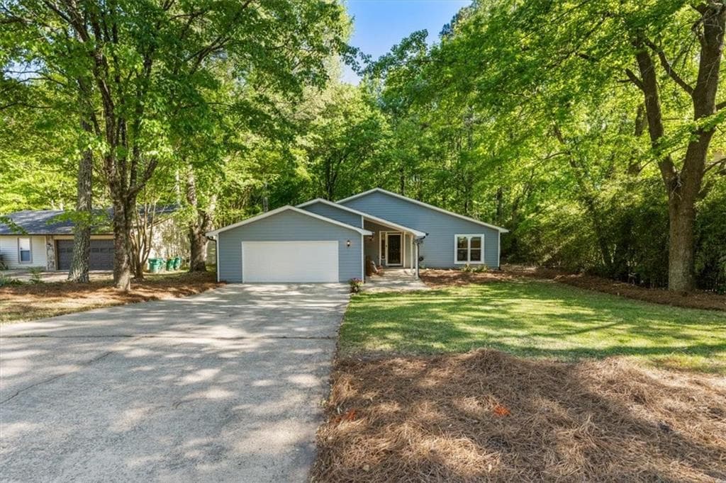 3 bedroom, 2 bathroom, 1,898 sq ft single family residence sold at 195 Braided Blanket Bluff, Alpharetta, GA 30022