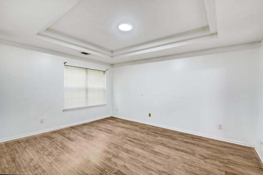 3 bedroom, 2 bathroom, 1,351 sq ft single family residence under contract at 2032 Briar Trail Court, Atlanta, GA 30331 — photo 9