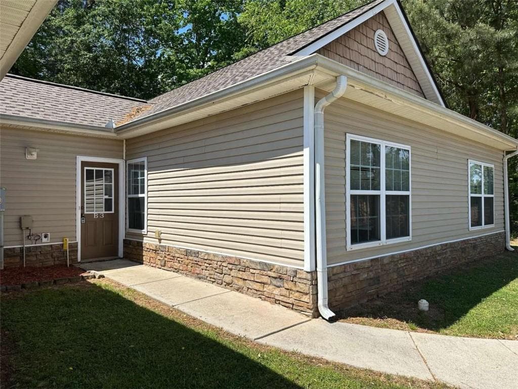 3 bedroom, 2 bathroom, 1,180 sq ft townhouse sold at 281 Northwinds Boulevard B3, Carrollton, GA 30117