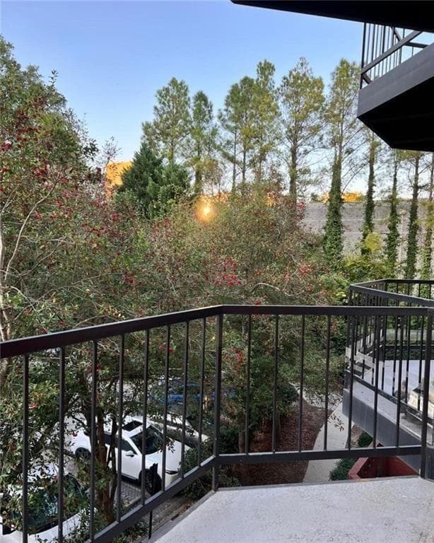 1 bedroom, 1 bathroom, 621 sq ft condominium for sale at 2840 PEACHTREE Road 306, Atlanta, GA 30305 — photo 10