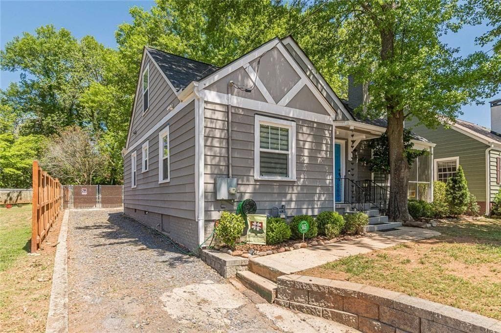 3 bedroom, 2 bathroom, 1,678 sq ft single family residence for sale at 1237 Winburn Drive, East Point, GA 30344 — photo 2