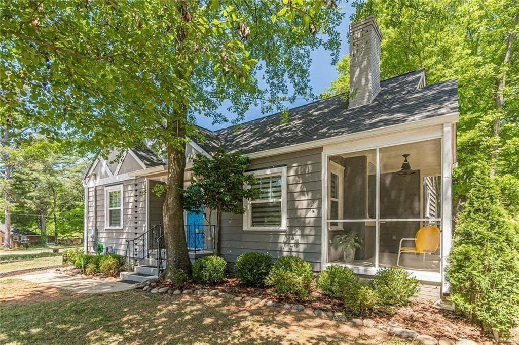 3 bedroom, 2 bathroom, 1,678 sq ft single family residence for sale at 1237 Winburn Drive, East Point, GA 30344 — photo 5
