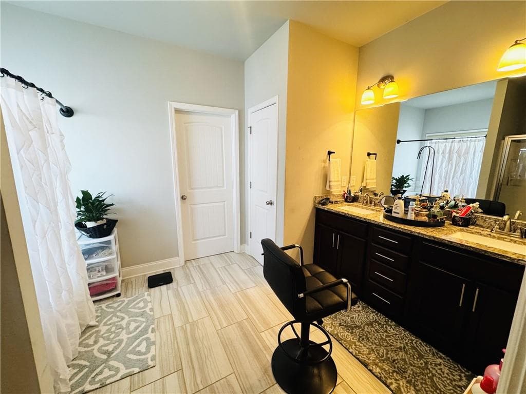 4 bedroom, 3 bathroom, 2,420 sq ft single family residence under contract at 815 Wellford Avenue, Jefferson, GA 30549 — photo 4