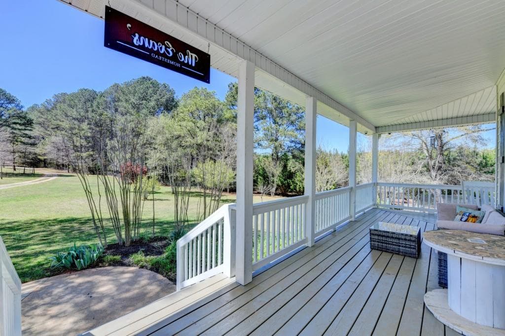 4 bedroom, 3 bathroom, 4,109 sq ft single family residence for sale at 1555 Lower River Road, Covington, GA 30016 — photo 4