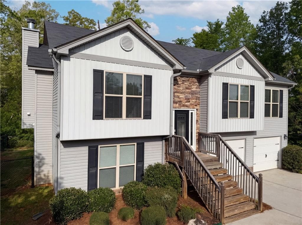 4 bedroom, 3 bathroom, 2,473 sq ft single family residence under contract at 1948 Paynes Point, Winder, GA 30680 — photo 5