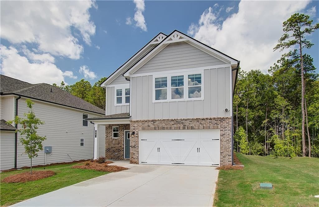 4 bedroom, 3 bathroom, 2,416 sq ft single family residence under contract at 86 Hydrangea Circle, Fairburn, GA 30213 — photo 2