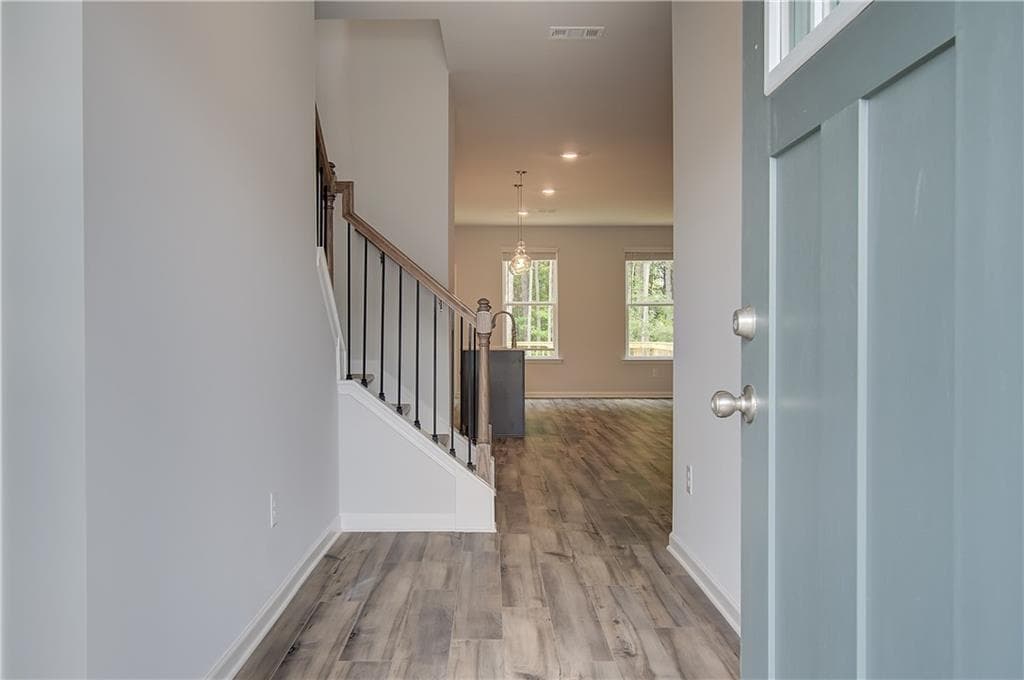 4 bedroom, 3 bathroom, 2,416 sq ft single family residence under contract at 86 Hydrangea Circle, Fairburn, GA 30213 — photo 4