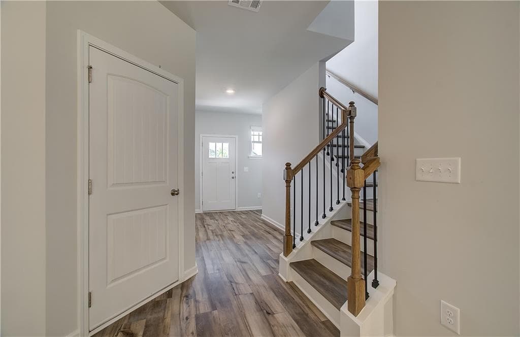 4 bedroom, 3 bathroom, 2,416 sq ft single family residence under contract at 86 Hydrangea Circle, Fairburn, GA 30213 — photo 5