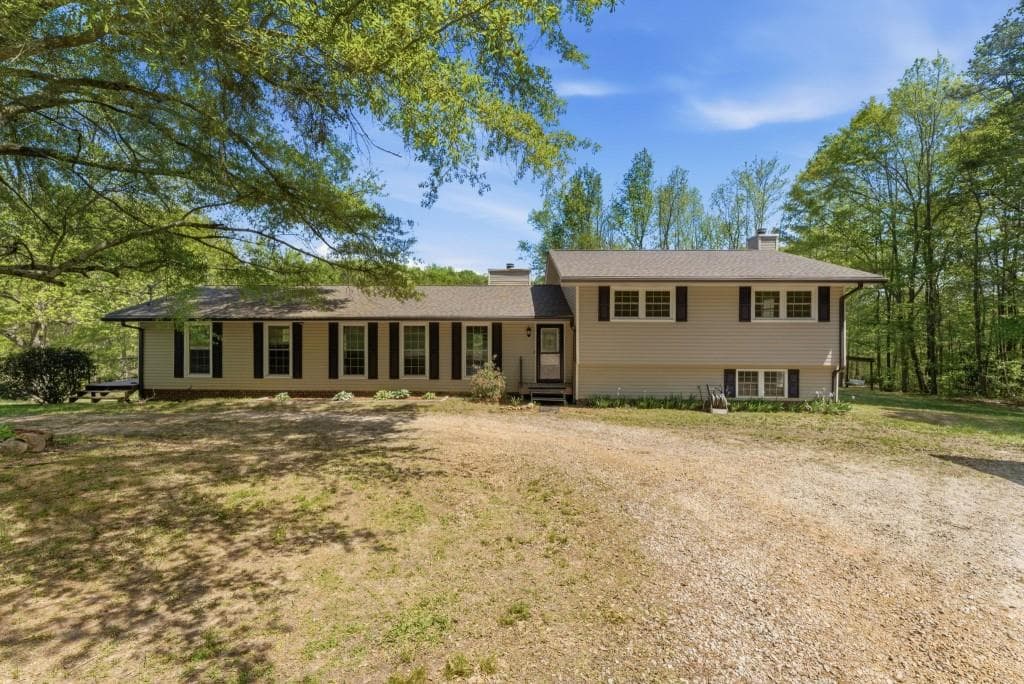 4 bedroom, 3 bathroom, 4,500 sq ft single family residence for sale at 224 Old Franklin Street, Roopville, GA 30170