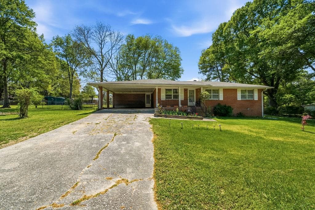 3 bedroom, 2 bathroom, 1,189 sq ft single family residence for sale at 1210 Topaz Lane, Villa Rica, GA 30180 — photo 2