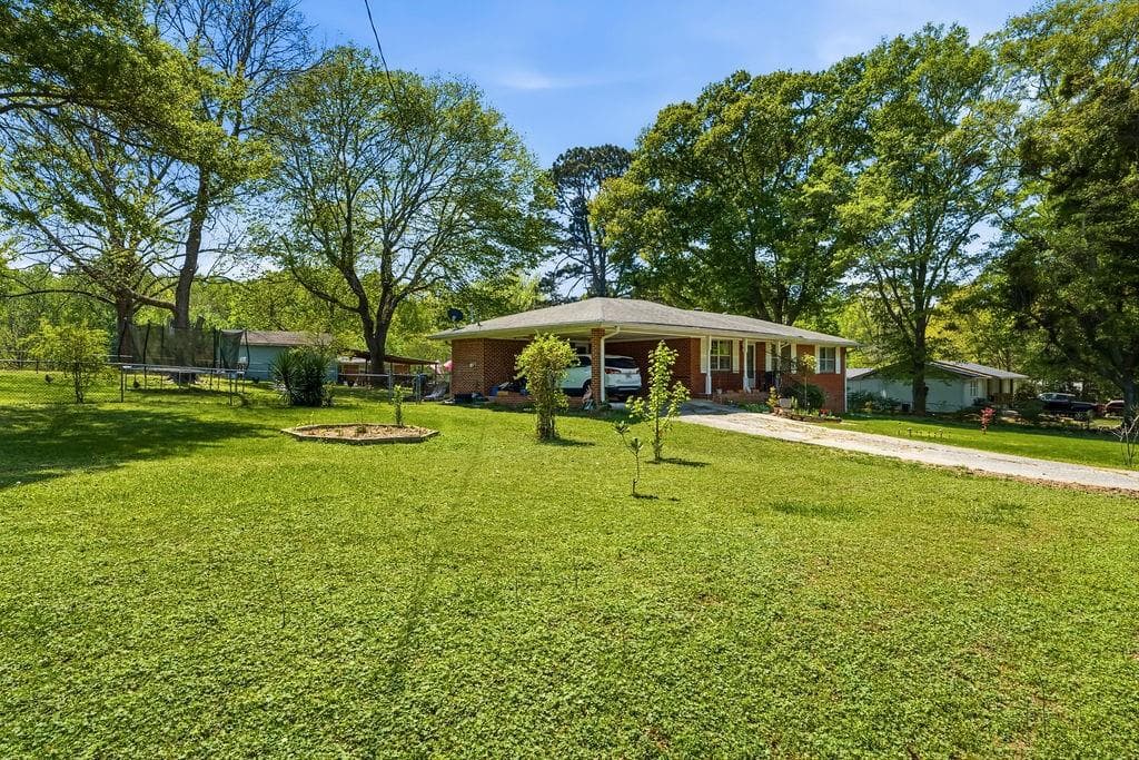 3 bedroom, 2 bathroom, 1,189 sq ft single family residence for sale at 1210 Topaz Lane, Villa Rica, GA 30180 — photo 3