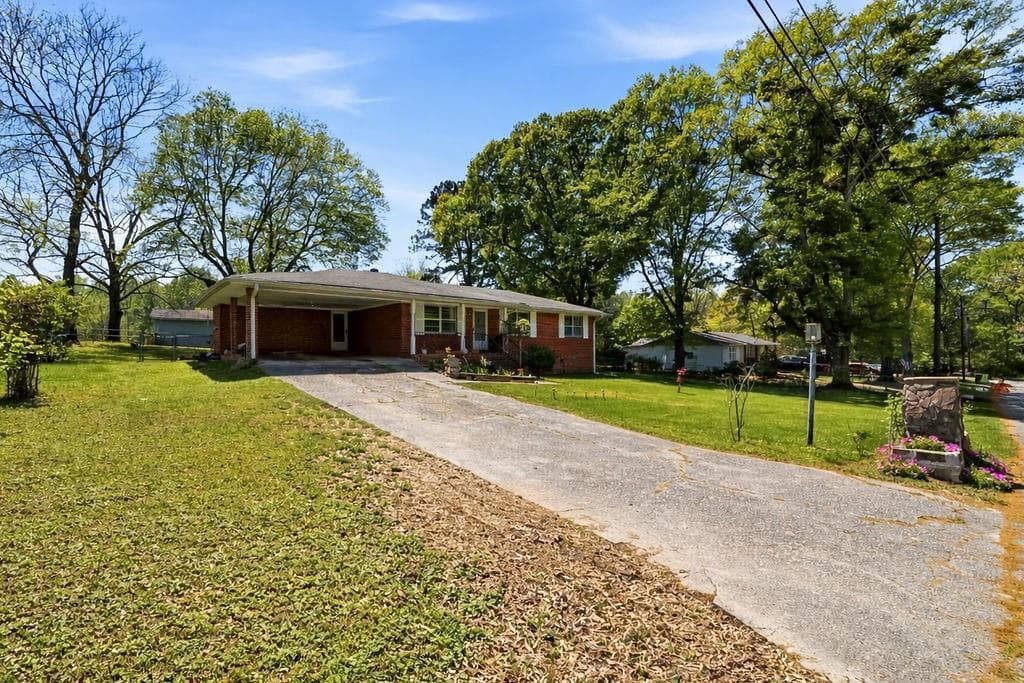 3 bedroom, 2 bathroom, 1,189 sq ft single family residence for sale at 1210 Topaz Lane, Villa Rica, GA 30180 — photo 4
