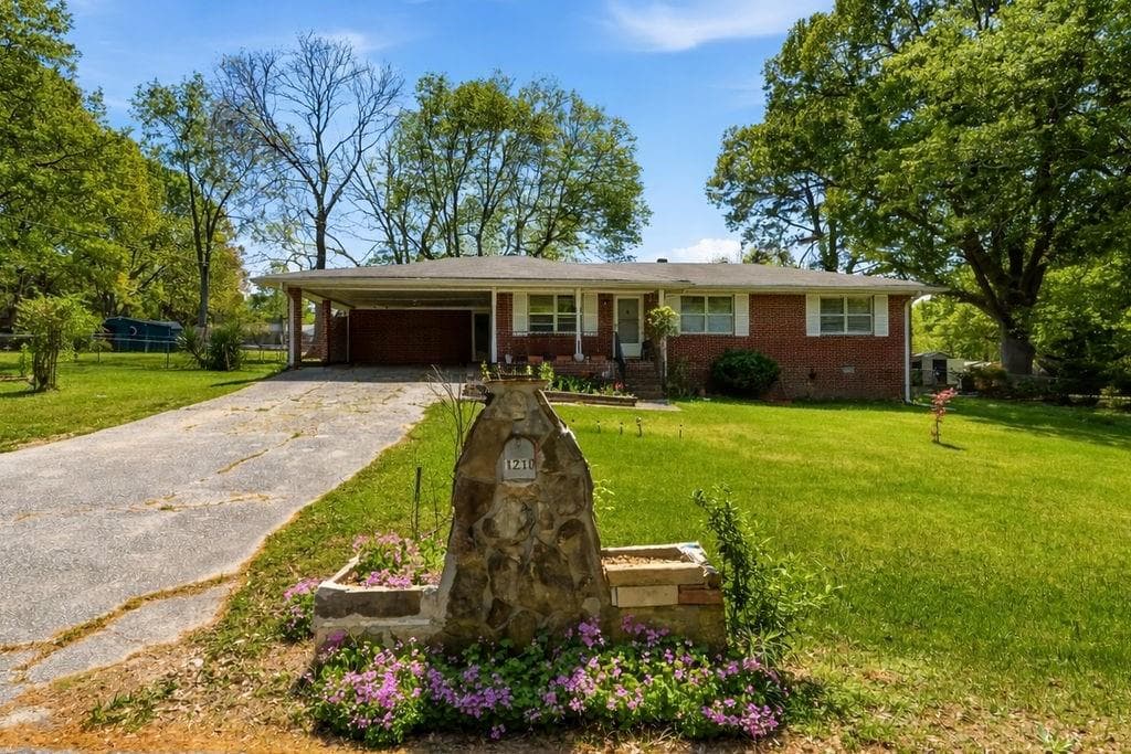 3 bedroom, 2 bathroom, 1,189 sq ft single family residence for sale at 1210 Topaz Lane, Villa Rica, GA 30180 — photo 6