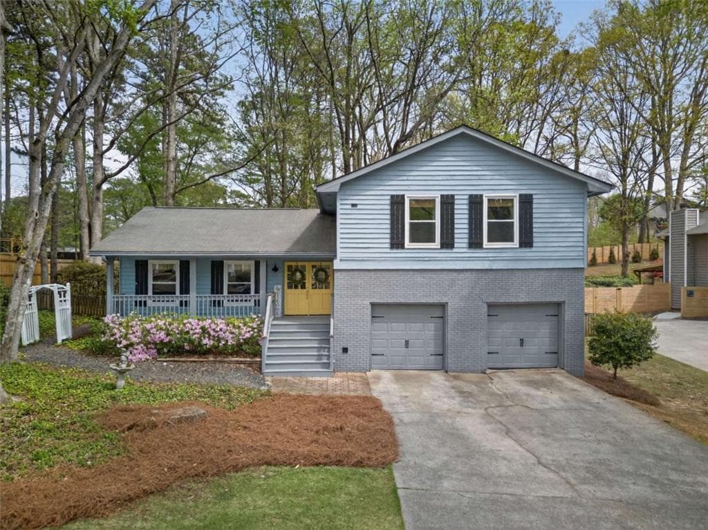 425 Ansley Drive, Roswell, GA 30076 — most recent listing photo