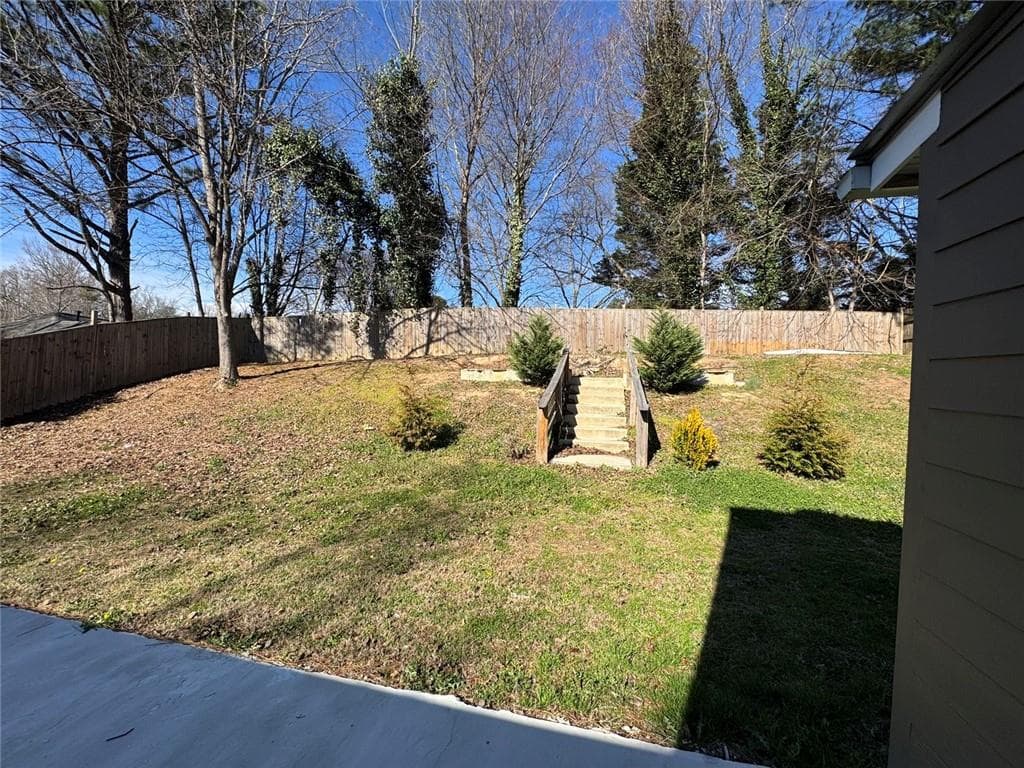 3 bedroom, 2 bathroom, 1,646 sq ft single family residence for sale at 622 Marble Arch Avenue, Lawrenceville, GA 30046 — photo 2