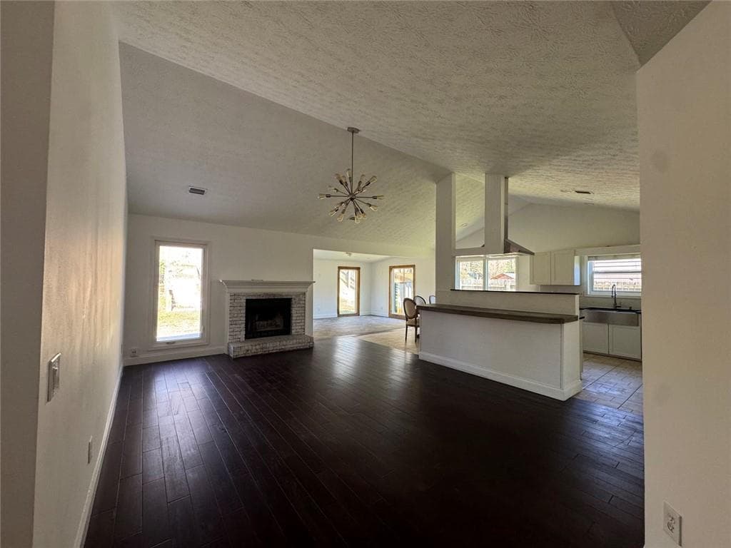 3 bedroom, 2 bathroom, 1,646 sq ft single family residence for sale at 622 Marble Arch Avenue, Lawrenceville, GA 30046 — photo 6