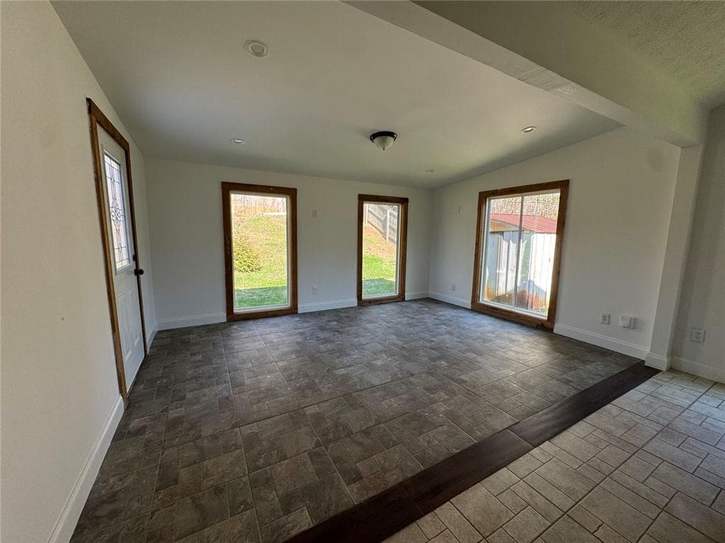 3 bedroom, 2 bathroom, 1,646 sq ft single family residence for sale at 622 Marble Arch Avenue, Lawrenceville, GA 30046 — photo 8