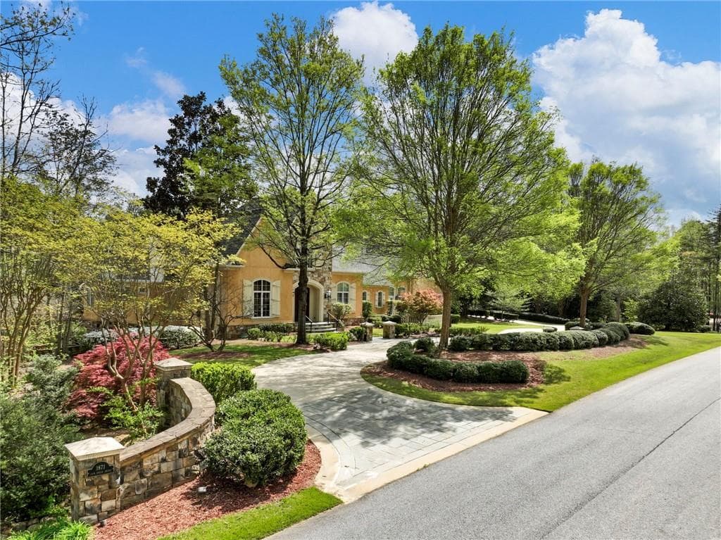 5 bedroom, 7 bathroom, 8,287 sq ft single family residence for sale at 1871 Sam Snead Drive, Braselton, GA 30517 — photo 2