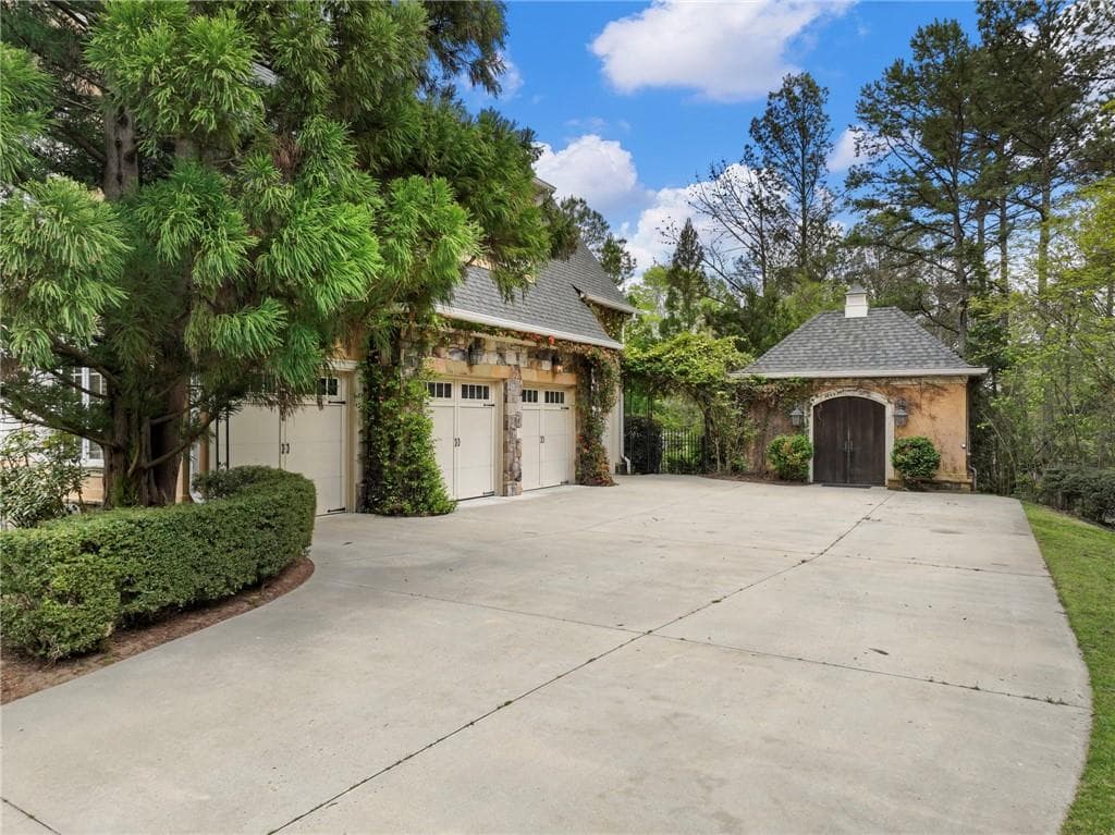 5 bedroom, 7 bathroom, 8,287 sq ft single family residence for sale at 1871 Sam Snead Drive, Braselton, GA 30517 — photo 8